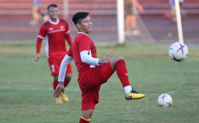 HLV Park Hang Seo &acirc;u lo ng&agrave;y đầu ở L&agrave;o