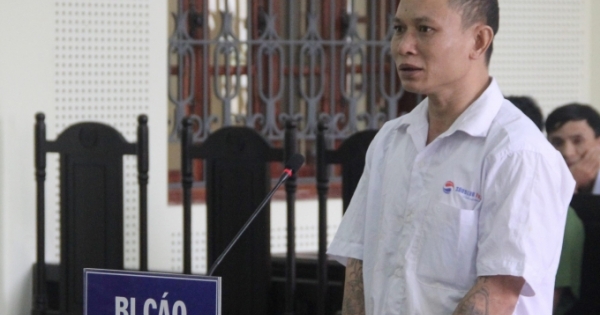 Trộm đồ bất thành, sát nhân chém góa phụ 23 nhát dao vào đầu và mặt