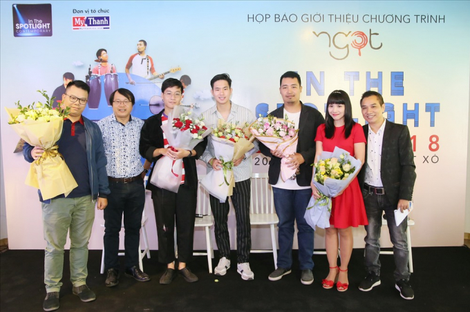 Ekip tổ chức&nbsp;In the Spotlight