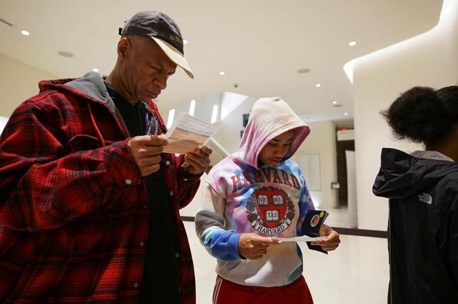 Năm nay, to&agrave;n bộ 435 ghế Hạ viện v&agrave; 35/100 ghế ở Thượng viện Mỹ sẽ được bầu lại. Ngo&agrave;i ra, người d&acirc;n tại 36 bang của Mỹ cũng sẽ bỏ phiếu bầu Thống đốc.&nbsp;Ảnh: Reuters