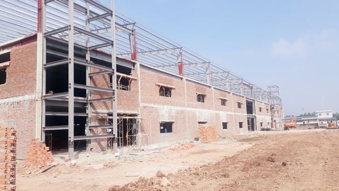 Khối nh&agrave; 3 tầng đ&atilde; cơ bản ho&agrave;n th&agrave;nh phần th&ocirc; (Ảnh nguồn Nguyễn Trường - B&aacute;o Tiền Phong).