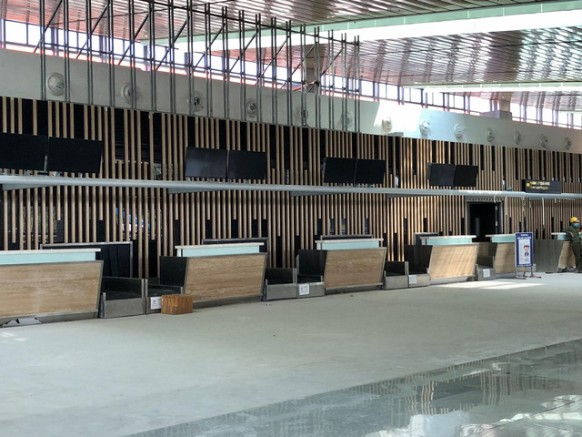 S&acirc;n bay c&oacute; 31 quầy l&agrave;m thủ tục.