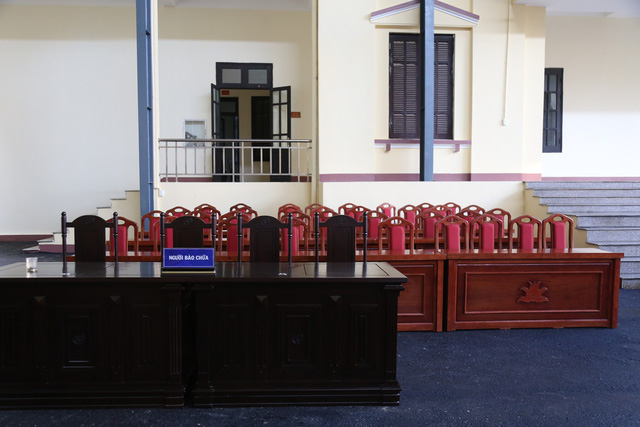 Cựu trung tướng Phan Văn Vĩnh bị ngất v&agrave; ng&atilde; trong bệnh viện