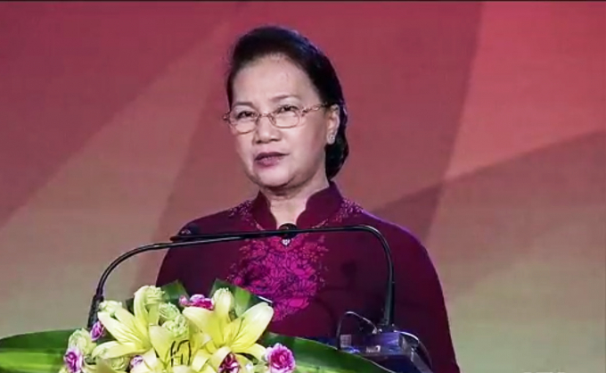 Đồng ch&iacute; Nguyễn Thị Kim Ng&acirc;n, Ủy vi&ecirc;n Bộ Ch&iacute;nh trị, Chủ tịch Quốc hội ph&aacute;t biểu chỉ đạo tại chương tr&igrave;nh.