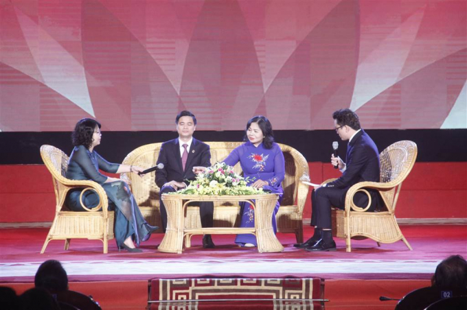 Buổi&nbsp;giao lưu về c&aacute;c m&ocirc; h&igrave;nh ti&ecirc;u biểu trong triển khai hưởng ứng Ng&agrave;y Ph&aacute;p luật.