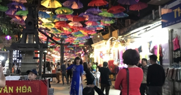 Khai mạc sự kiện  "Vạn Phúc- sắc lụa ngàn năm"