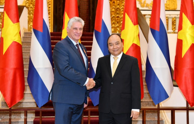 Tại cuộc hội kiến với Chủ tịch HĐNN v&agrave; HĐBT Cộng h&ograve;a Cuba Miguel Diaz Canel v&agrave;o chiều 9/11, Thủ tướng Nguyễn Xu&acirc;n Ph&uacute;c tin tưởng chuyến thăm sẽ g&oacute;p phần thắt chặt th&ecirc;m quan hệ truyền thống đặc biệt giữa hai nước. (ảnh: Chinhphu.vn)