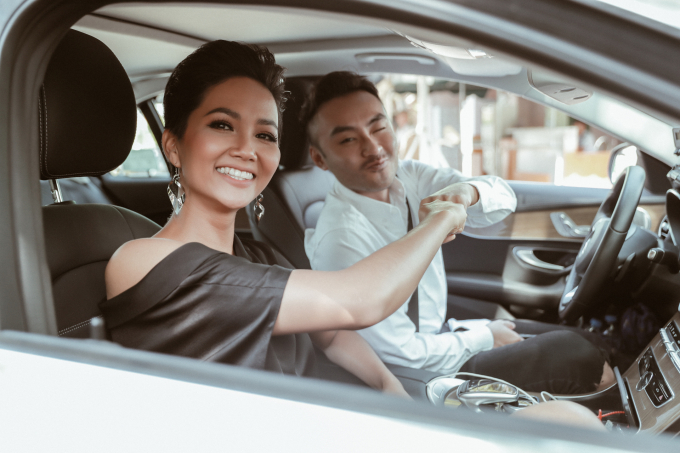 Hoa hậu H&rsquo;hen Ni&ecirc; khoe giọng h&aacute;t khi song ca c&ugrave;ng VJ Dustin