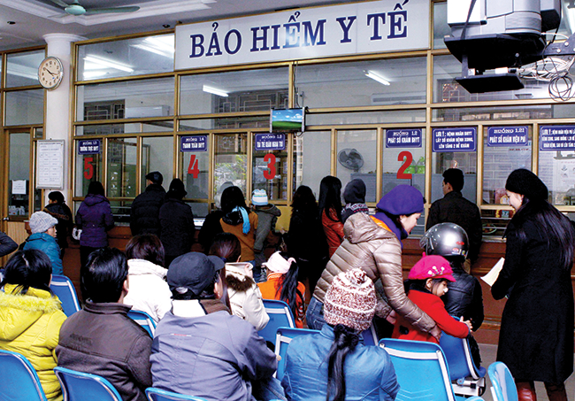 Nhiều đối tượng bắt buộc phải mua BHYT (Ảnh minh họa).