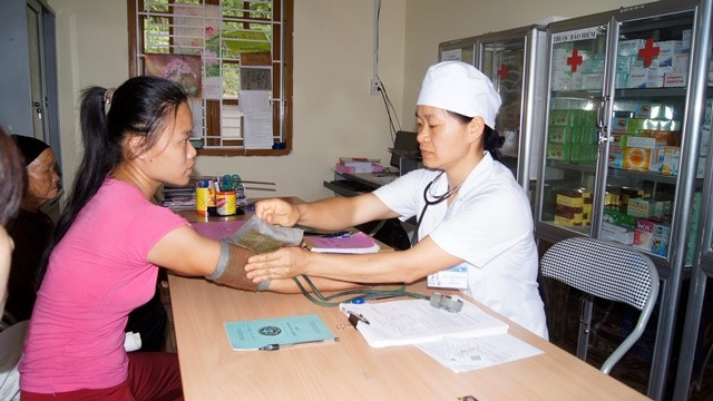 100% chi ph&iacute; KCB tại tuyến x&atilde; được quỹ BHYT thanh to&aacute;n (Ảnh minh họa).