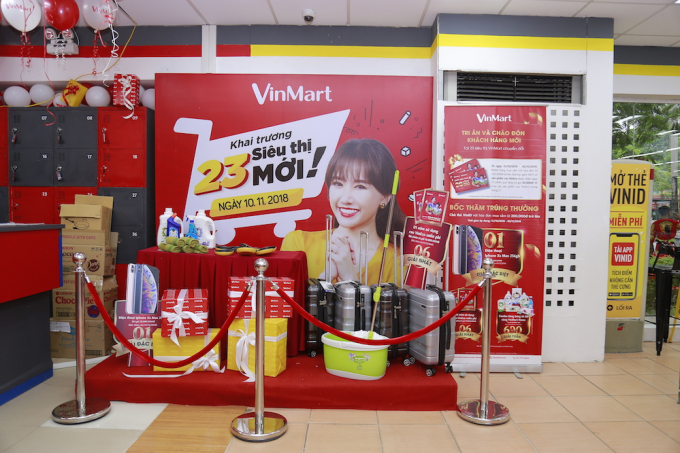 H&agrave;ng loạt chương tr&igrave;nh ưu đ&atilde;i, khuyến m&atilde;i hấp dẫn được triển khai tại VinMart trong dịp khai trương.