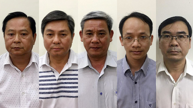 C&aacute;c bị can Nguyễn Hữu T&iacute;n, Đ&agrave;o Anh Kiệt, L&ecirc; Văn Thanh, Nguyễn Thanh Chương, Trương Văn &Uacute;t tại cơ quan điều tra từ tr&aacute;i qua phải. Ảnh: C.T