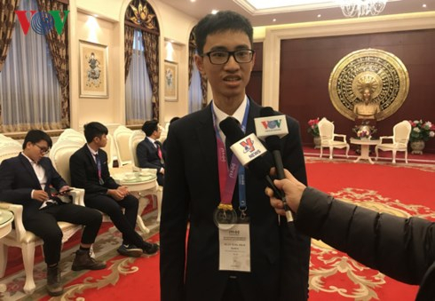 Em Trần Xu&acirc;n T&ugrave;ng - th&iacute; sinh đạt huy chương v&agrave;ng của đo&agrave;n Việt Nam