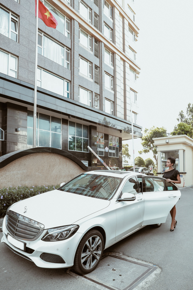 H&rsquo;hen Ni&ecirc; bật m&iacute; l&yacute; do sợ tăng c&acirc;n khi đến Th&aacute;i Lan tham gia Miss Universe