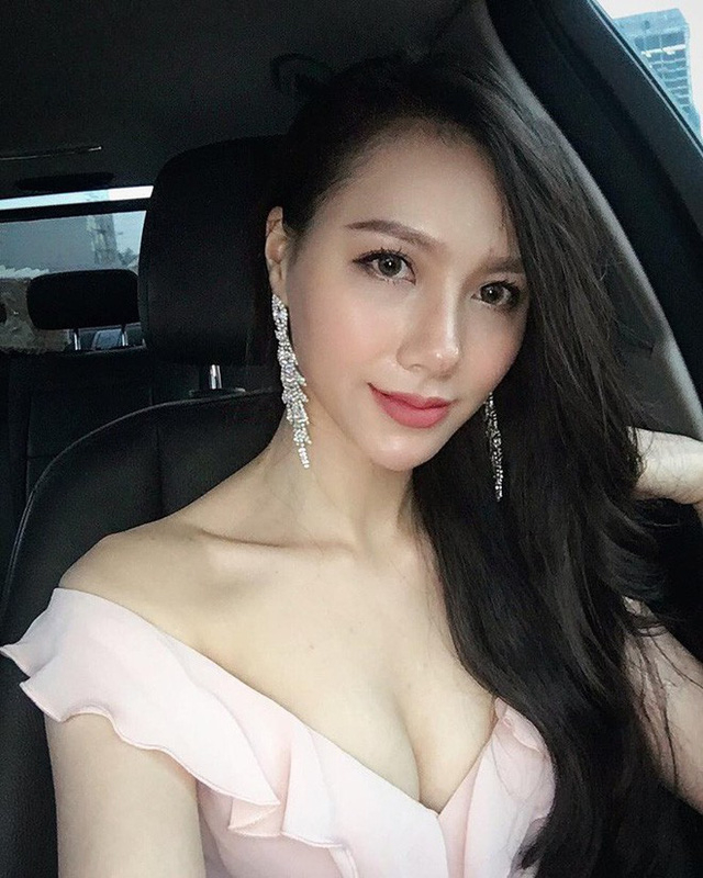 Trong số những MC hiện tại của VTV, Minh H&agrave; thuộc nh&oacute;m những c&ocirc; n&agrave;ng sexy v&agrave; n&oacute;ng bỏng nhất.