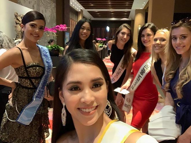 Hoa hậu Tiểu Vy đ&atilde; c&oacute; những hoạt động đầu ti&ecirc;n trong ng&agrave;y đầu xuất hiện tại&nbsp;Miss World 2018.