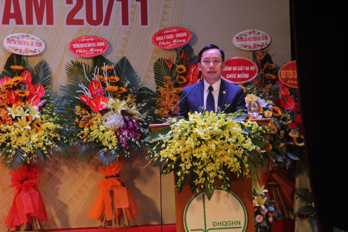 PGS.TS. Trịnh Tiến Việt ph&aacute;t biểu tại buổi lễ.