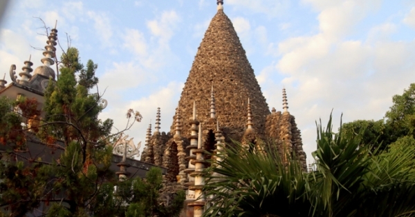 Ngôi chùa làm từ vỏ ốc, san hô độc nhất Việt Nam