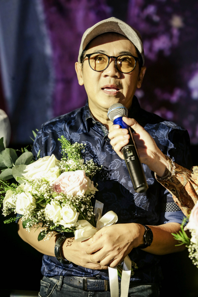 Đ&agrave;m Vĩnh Hưng trẻ trung vượt tuổi, xuất hiện chuẩn nam thần trong buổi ra mắt MV