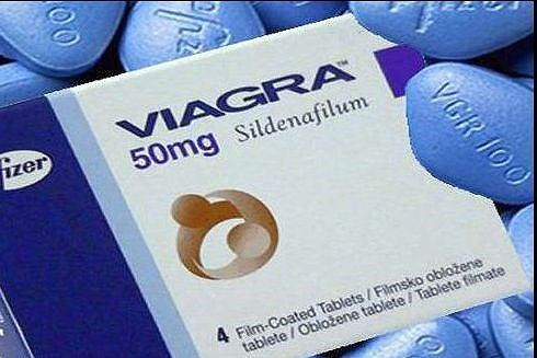 Sử dụng Viagra:Trong một nghi&ecirc;n cứu được c&ocirc;ng bố tr&ecirc;n tạp ch&iacute; Y Khoa Mỹ, giới nghi&ecirc;n cứu ph&aacute;t hiện ra rằng những người đ&agrave;n &ocirc;ng d&ugrave;ng c&aacute;c loại thuốc rối loạn chức năng cương dươnng c&oacute; nguy cơ mắc c&aacute;c khối u &aacute;c t&iacute;nh dưới da.