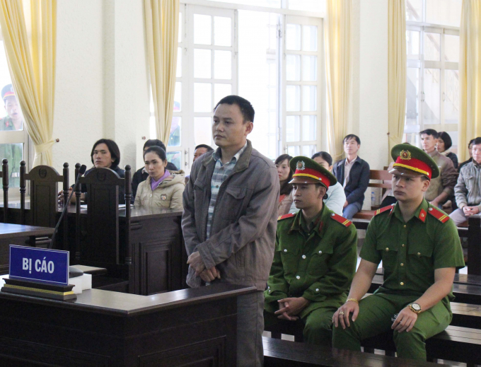 Bị c&aacute;o&nbsp;Đậu Đức Quyền tại phi&ecirc;n t&ograve;a.