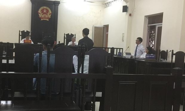 Phi&ecirc;n t&ograve;a phải k&eacute;o d&agrave;i đến 2 ng&agrave;y.