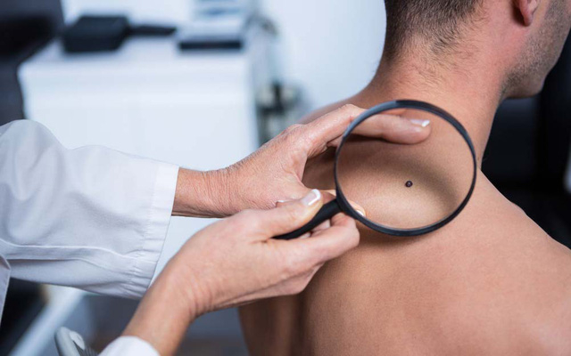 13 dấu hiệu ung thư nam giới kh&ocirc;ng được bỏ qua