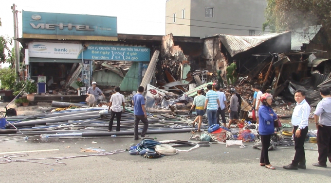 Nhiều h&agrave;ng h&oacute;a đ&atilde; bị thi&ecirc;u rụi