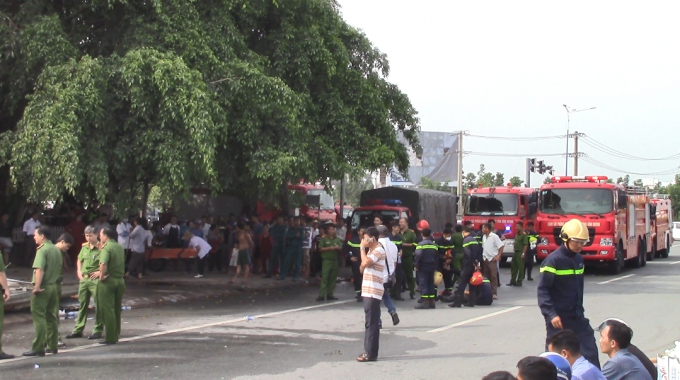 Lực lượng chức năng đang thống k&ecirc; thiệt hại v&agrave; điều tra vụ việc