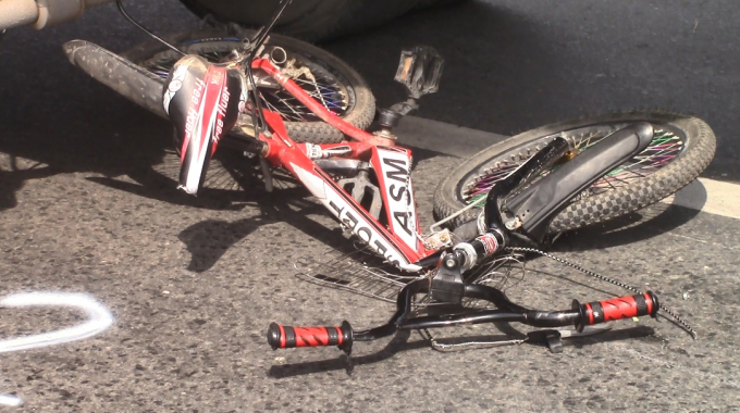 Xe đạp của nạn nh&acirc;n tại hiện trường