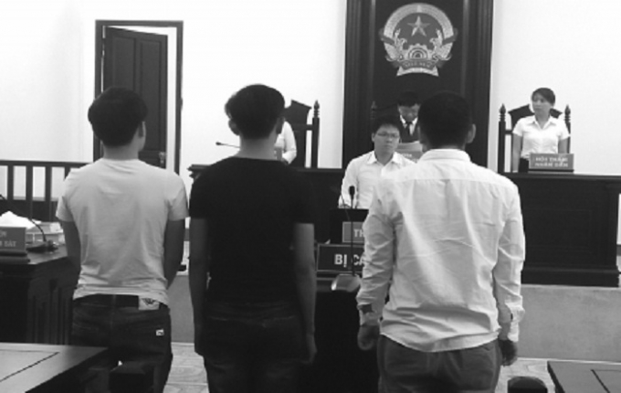 Vụ &aacute;n c&oacute; 5 thủ phạm, nhưng 2 tho&aacute;t tội v&igrave; chưa đủ tuổi chịu tr&aacute;ch nhiệm h&igrave;nh sự.