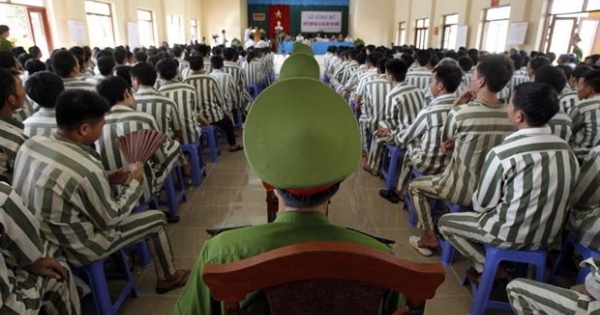 Tù tại gia: Hệ lụy khó lường khi 