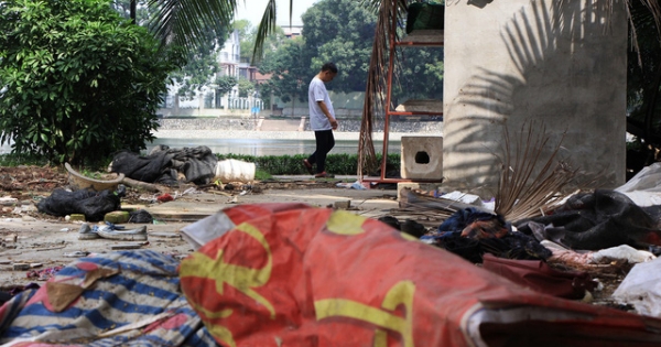 Công viên lọt top "đẹp nhất Hà Nội" ngập ngụa rác thải