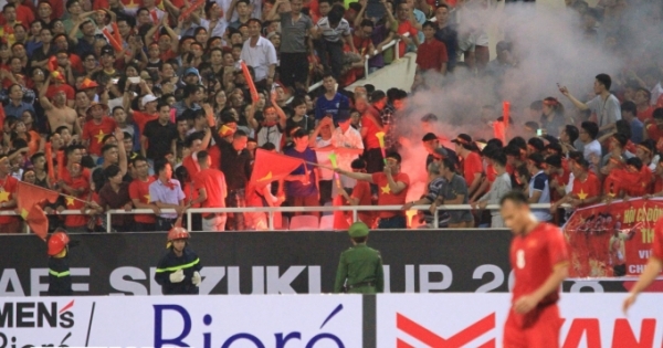 VFF chính thức lên tiếng về án phạt pháo sáng của ĐT Việt Nam