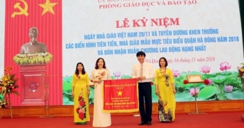 Phòng GD&ĐT quận Hà Đông đón nhận Huân chương Lao động hạng Nhất