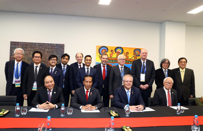 Thủ tướng Nguyễn Xu&acirc;n Ph&uacute;c c&ugrave;ng Tổng thống Indonesia, Thủ tướng Australia v&agrave; Trưởng đo&agrave;n Đ&agrave;i Bắc &ndash; Trung Hoa đồng chủ tr&igrave; phi&ecirc;n trao đổi với c&aacute;c doanh nghiệp ABAC. Ảnh: TTXVN/Thống Nhất