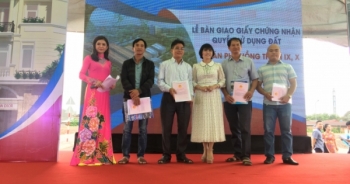 Phú Hồng Thịnh trao sổ hồng cho khách hàng trước thời hạn