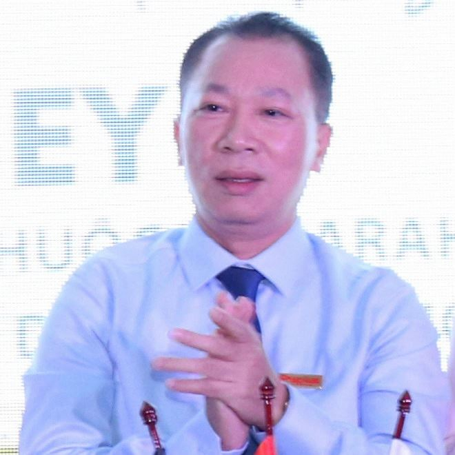 Kết luận Tọa đ&agrave;m, TS Đ&agrave;o Văn Hội, Tổng Bi&ecirc;n tập B&aacute;o Ph&aacute;p luật Việt Nam nhấn mạnh: &ldquo;Đ&acirc;y l&agrave; năm thứ 3 B&aacute;o PLVN chuẩn bị khởi động Chương tr&igrave;nh &ldquo;Doanh nghiệp, doanh nh&acirc;n &ndash; Thượng t&ocirc;n ph&aacute;p luật, ph&aacute;t triển bền vững&rdquo;, với tr&aacute;ch nhiệm truyền th&ocirc;ng ph&aacute;p luật, đồng h&agrave;nh c&ugrave;ng doanh nghiệp, B&aacute;o PLVN sẽ tổ chức nhiều chương tr&igrave;nh sự kiện li&ecirc;n quan đến ph&aacute;p luật của từng ng&agrave;nh nghề, lĩnh vực, đồng h&agrave;nh c&ugrave;ng doanh nghiệp tr&ecirc;n tinh thần thượng t&ocirc;n ph&aacute;p luật&rdquo;.