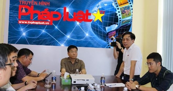 Bộ trưởng Lê Thành Long thăm Cơ quan đại diện Báo Pháp luật Việt Nam tại TP HCM