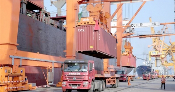 Thiệt hại trăm triệu USD mỗi năm do giá xếp dỡ thấp