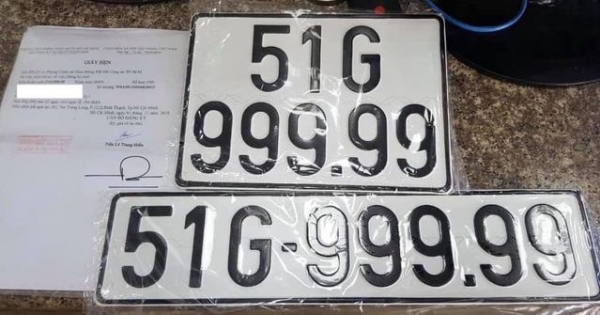 TP HCM: Người phụ nữ bấm trúng biển số siêu đẹp 999.99 cho chiếc BMW