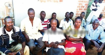 Lấy cùng lúc ba chồng, người phụ nữ không biết cha của con mình là ai