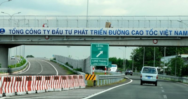 Tin kinh tế 6AM: VEC bị cưỡng chế thuế trên 1.000 tỷ đồng; Vé trận Việt Nam-UAE, dân phe "hét" gấp 4 lần giá