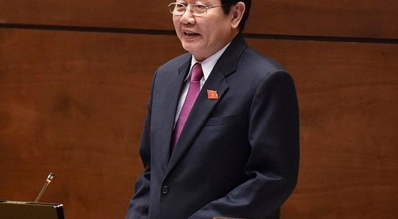 Bộ trưởng Lê Vĩnh Tân trả lời chất vấn ĐBQH về công tác tổ chức, cán bộ