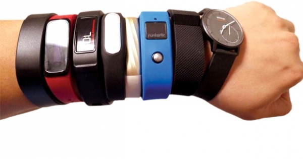 Cuộc đua thiết bị đeo tay thông minh đã bắt đầu "nóng"