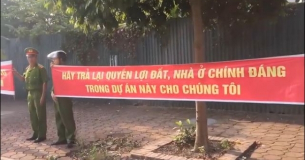 Công an Đông Anh nói về nhóm người mặc cảnh phục căng băng rôn đòi quyền lợi