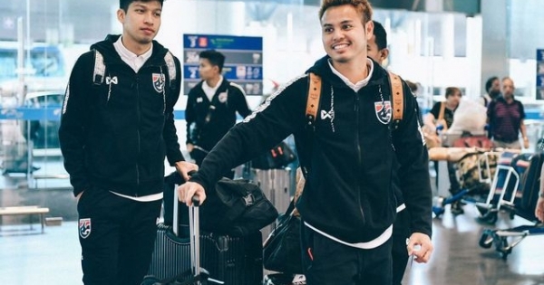 Đội tuyển Thái Lan tập kín ngay sau khi tới Hà Nội