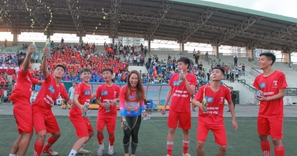 Mùa giải thành công rực rỡ của giải bóng đá học sinh Hà Nội tranh Cup Number 1 Active