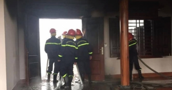 Suýt mất nhà vì bất cẩn trong lúc thắp hương ngày mồng 1