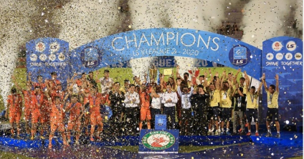 Hình ảnh ấn tượng khi Bình Định giành quyền chơi tại V.League